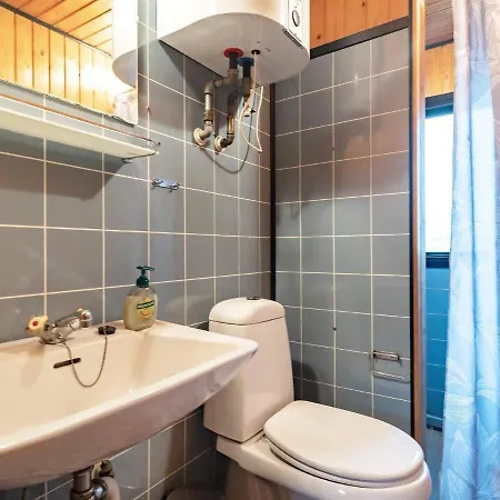 Holiday home Three-bedroom In 11 Hals