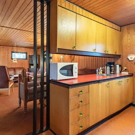 Three-bedroom In 11 Hals