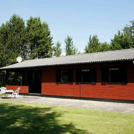 Holiday home Three-bedroom In 11 *